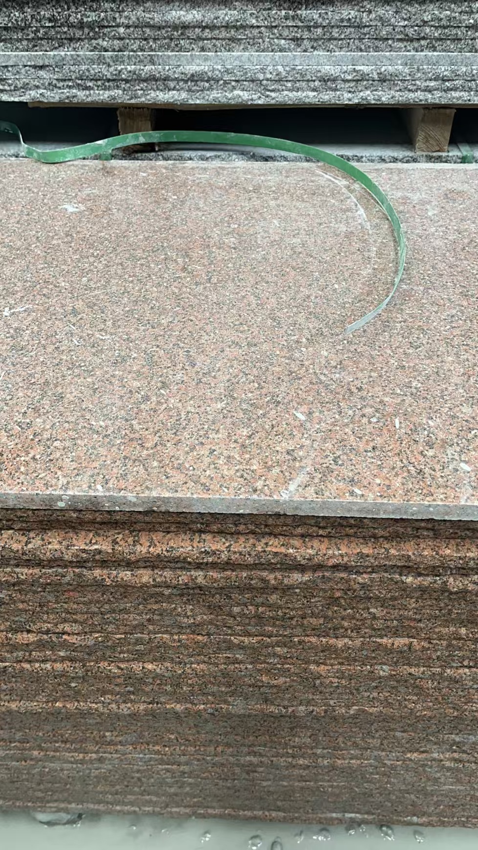 甘肃石材厂生产加工芝麻白 芝麻灰 芝麻黑 黄金麻 樱花红 康宝红  挡车石球13919123140