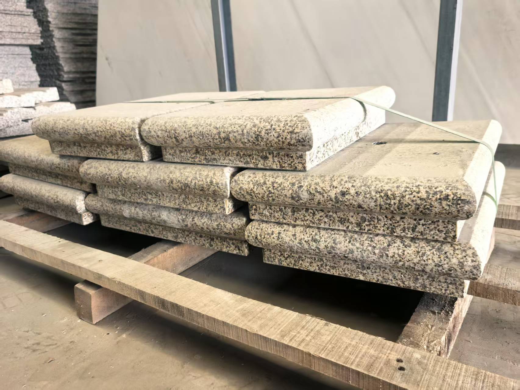 甘肃兰州花岗岩石材 大理石石材 石英石 花岗岩黄金麻 线条 浮雕 柱帽生产加工厂家13919123140