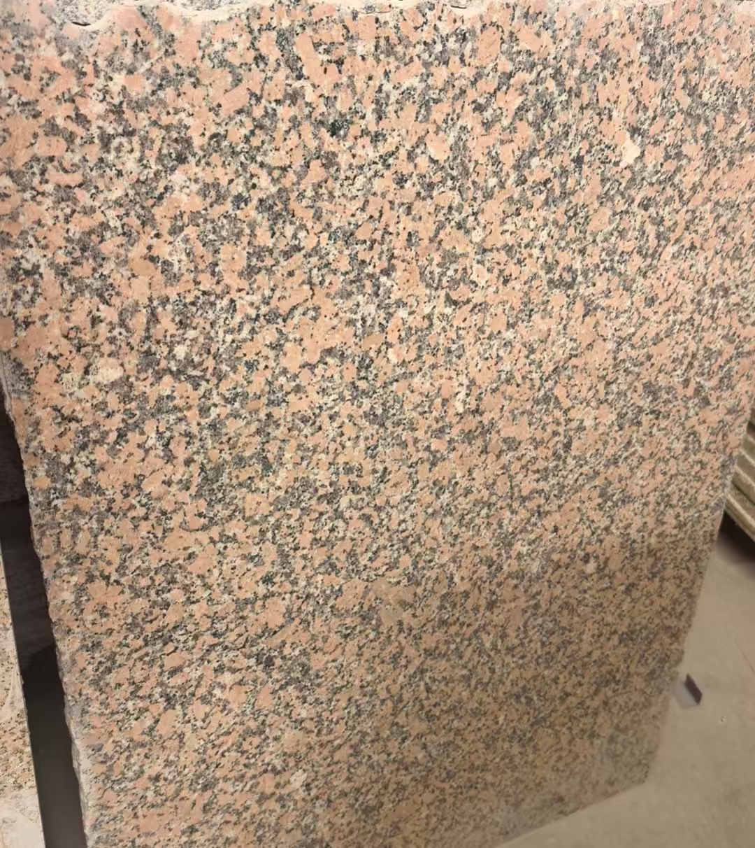 甘肃兰州生产加工花岗岩芝麻灰 黄金麻 樱花红 康宝红 新疆红 芝麻黑   路沿石 挡车球石材厂家13919123140