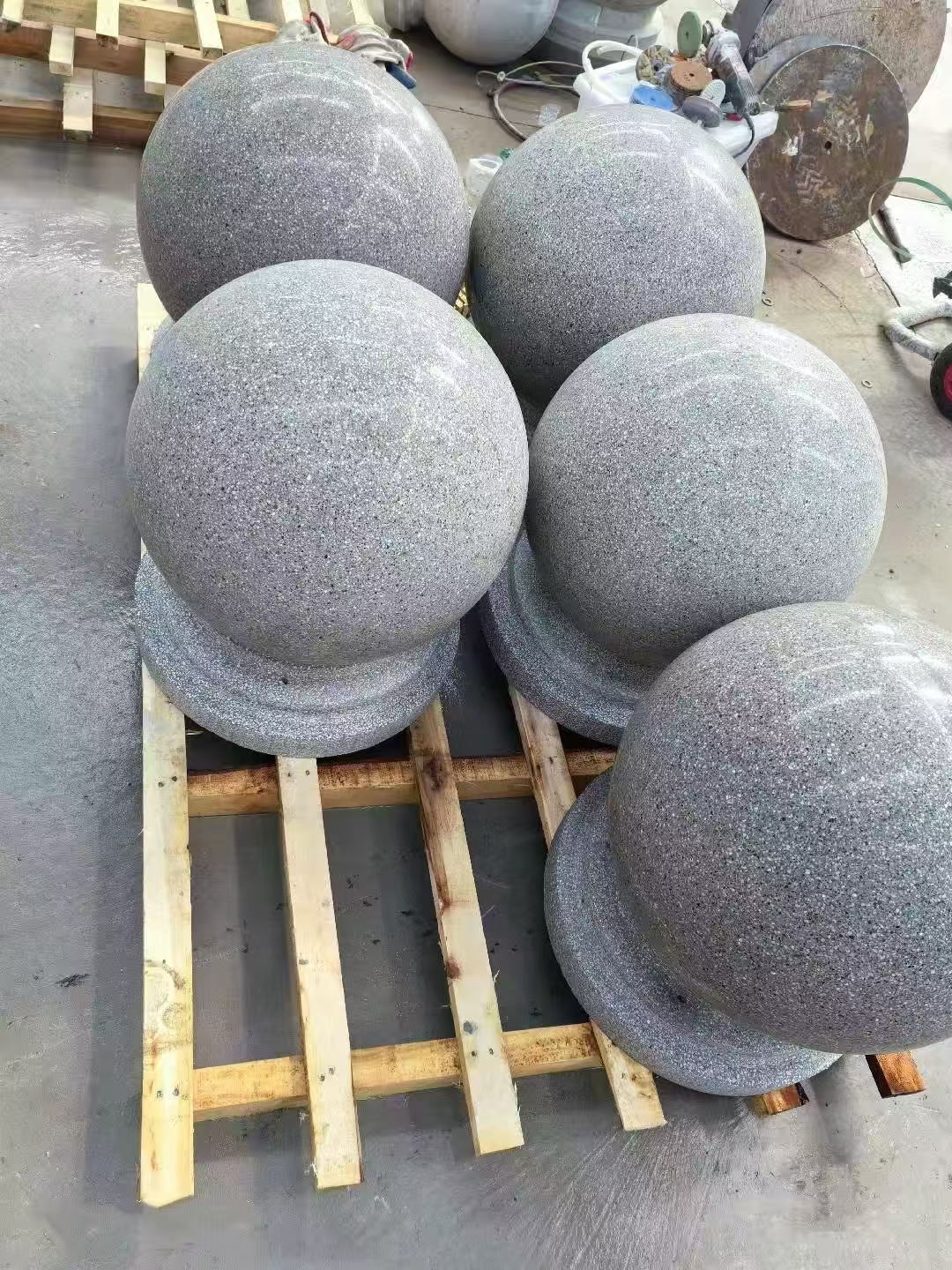 甘肃兰州花岗岩 大理石 路沿石 地铺料 挡车球生产加工厂家13919123140