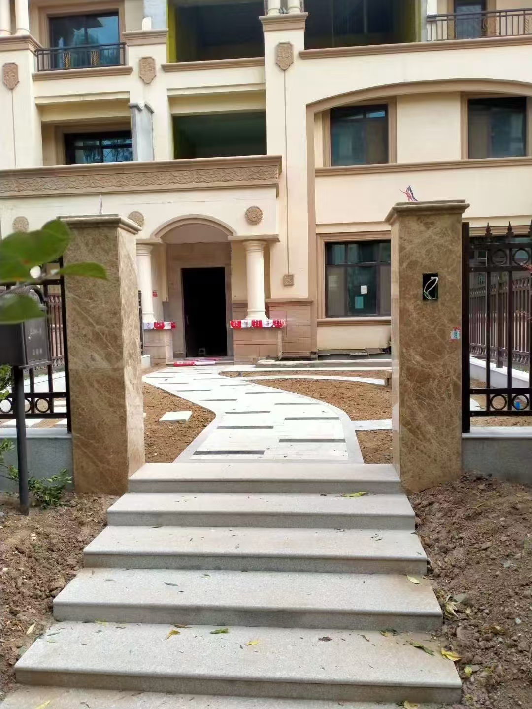 甘肃兰州花岗岩 大理石 路沿石 地铺料 挡车球生产加工厂家13919123140