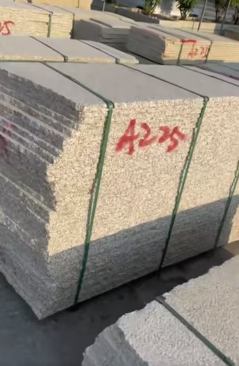 甘肃兰州大理石 石英石 芝麻灰 芝麻白 黄金麻 樱花红花岗岩石材   地铺石 路沿石 石球 生产加工厂家13919123140