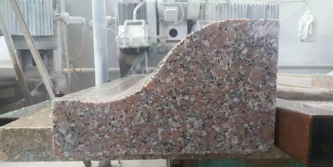 甘肃兰州宏泰石材有限公司生产加工批发花岗岩，大理石，人造石英石，岗石，挡车石球厂家13919123140